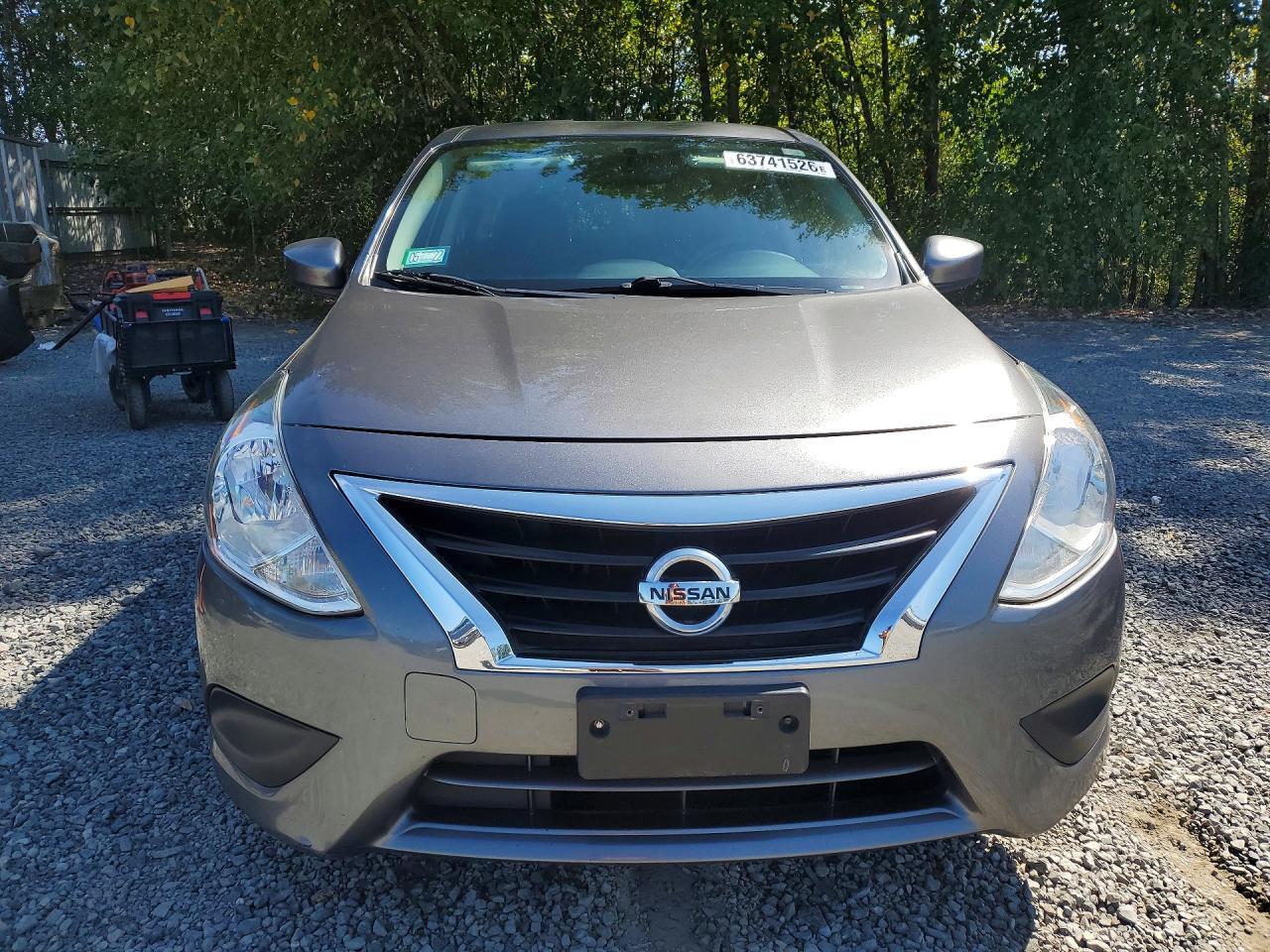 2017 NISSAN VERSA 1.6 SV — Фото 5 из 12