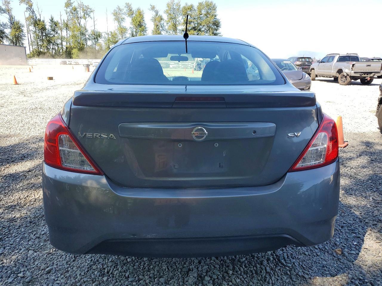 2017 NISSAN VERSA 1.6 SV — Фото 6 из 12