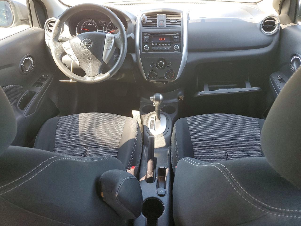 2017 NISSAN VERSA 1.6 SV — Фото 8 из 12