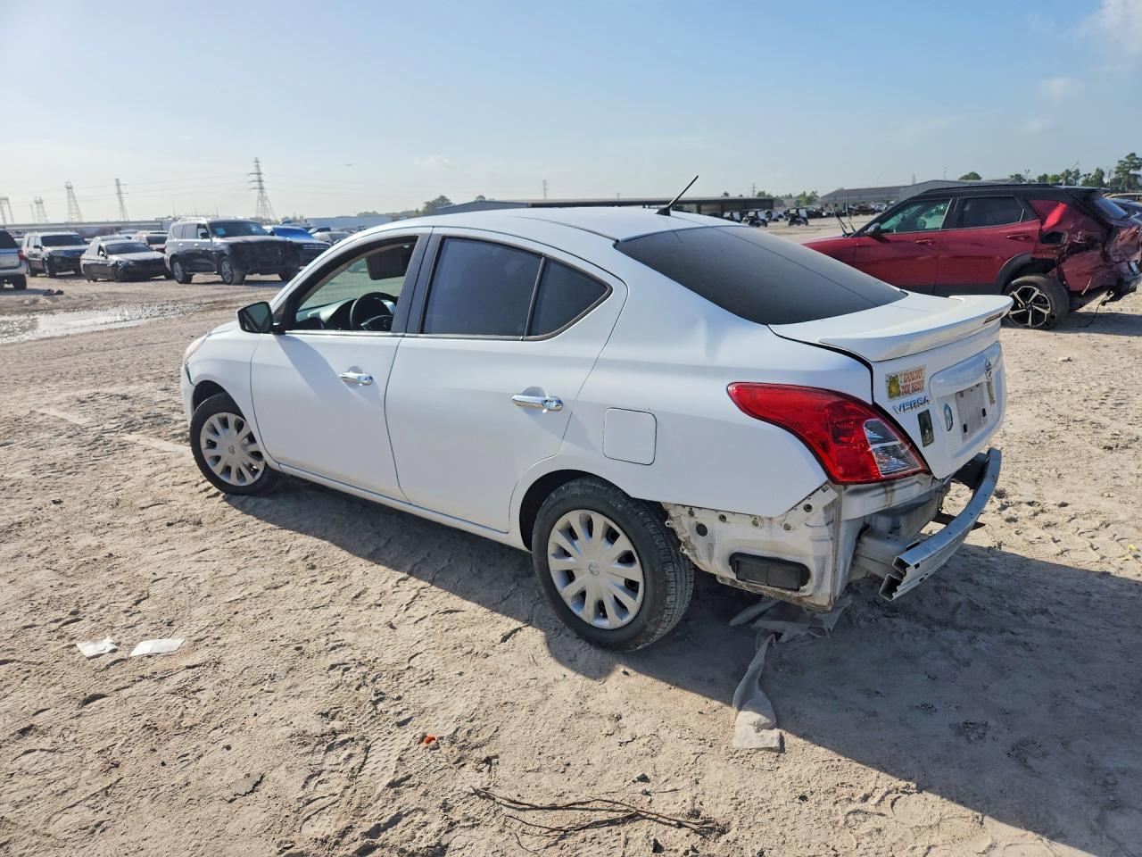 2017 NISSAN VERSA 1.6 SV — Фото 2 из 13