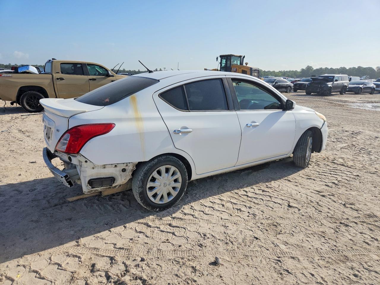 2017 NISSAN VERSA 1.6 SV — Фото 3 из 13