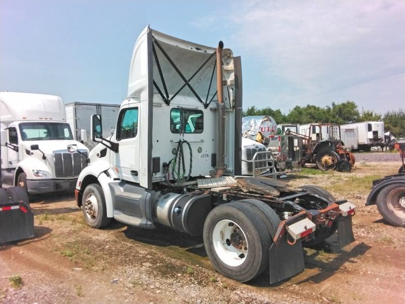 2017 PETERBILT 579 SEMI TRUCK — Фото 2 из 12