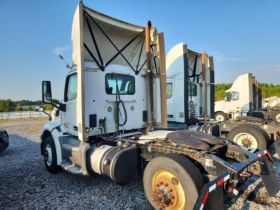 1XPBA48X3HD428968 2017 PETERBILT 579 photo no. 2