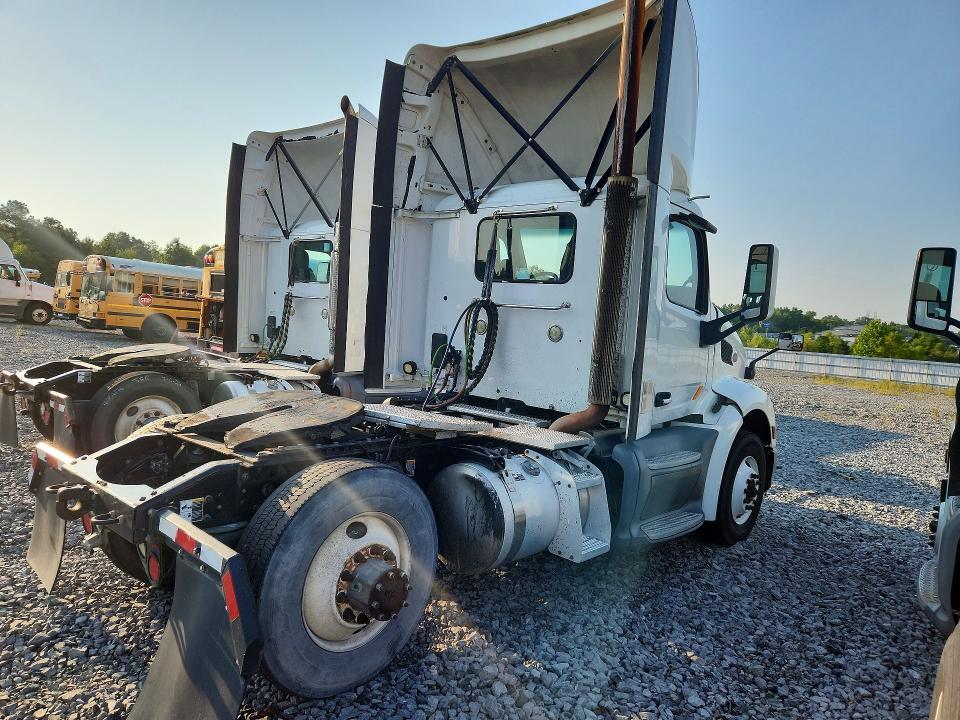 1XPBA48X3HD428968 2017 PETERBILT 579 photo no. 3