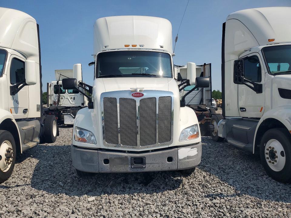 2017 PETERBILT 579 SEMI TRUCK — Фото 5 из 13