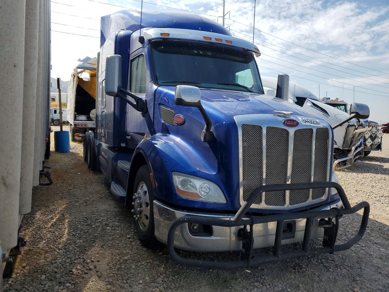 1XPBDP9X4HD363815 2017 PETERBILT 579 photo no. 4