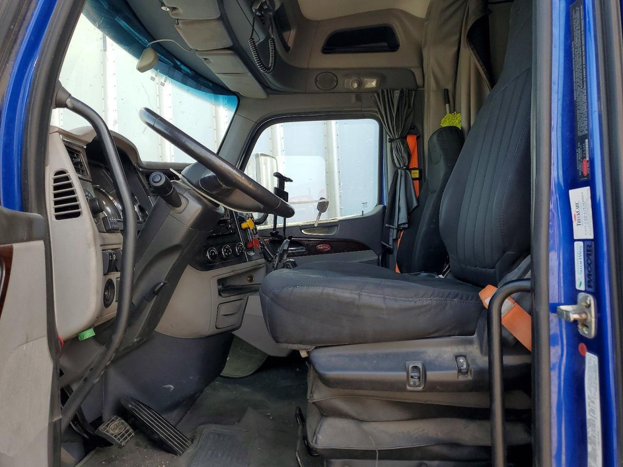 1XPBDP9X4HD363815 2017 PETERBILT 579 photo no. 7