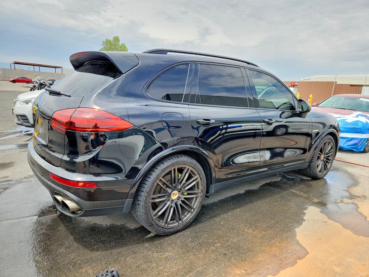 2017 PORSCHE CAYENNE SE HYBRID PLATINUM — Фото 3 из 12