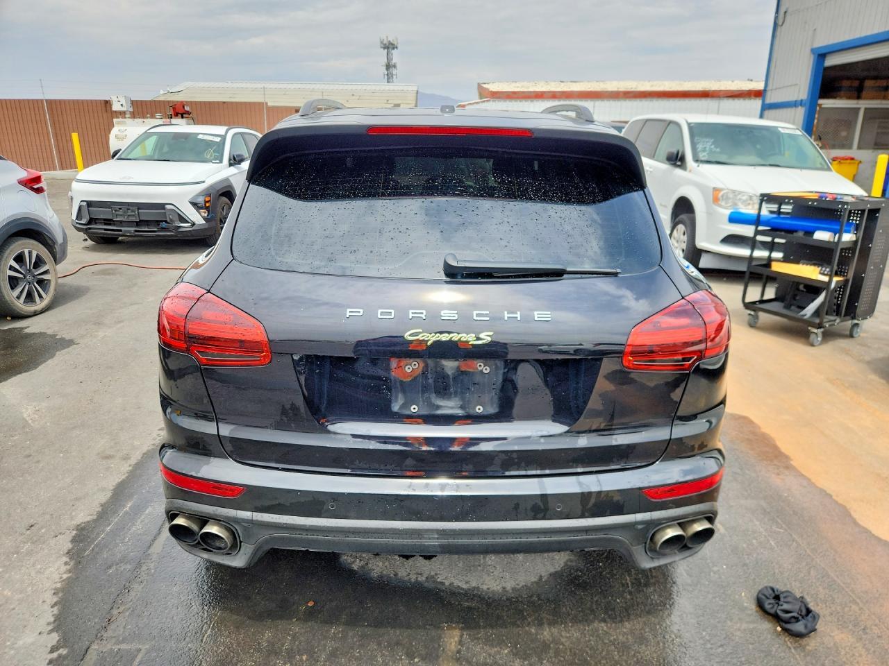 2017 PORSCHE CAYENNE SE HYBRID PLATINUM — Фото 6 из 12