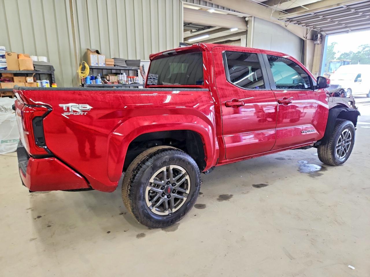 2026 TOYOTA TACOMA TRD SPORT — Фото 3 из 12
