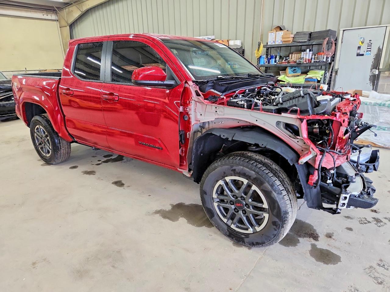 2026 TOYOTA TACOMA TRD SPORT — Фото 4 из 12