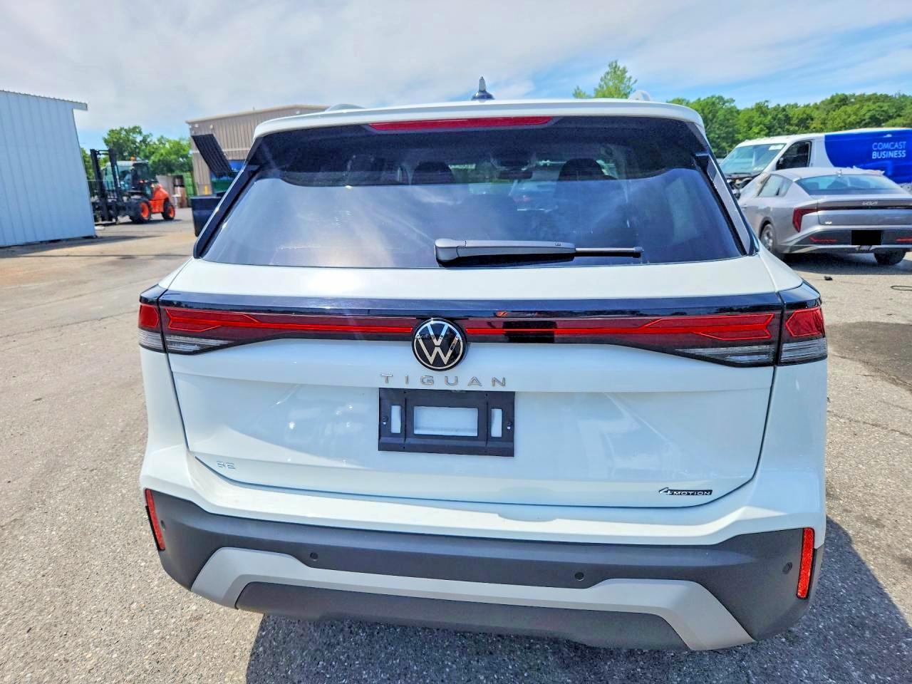 2026 VOLKSWAGEN TIGUAN SE — Фото 6 из 13