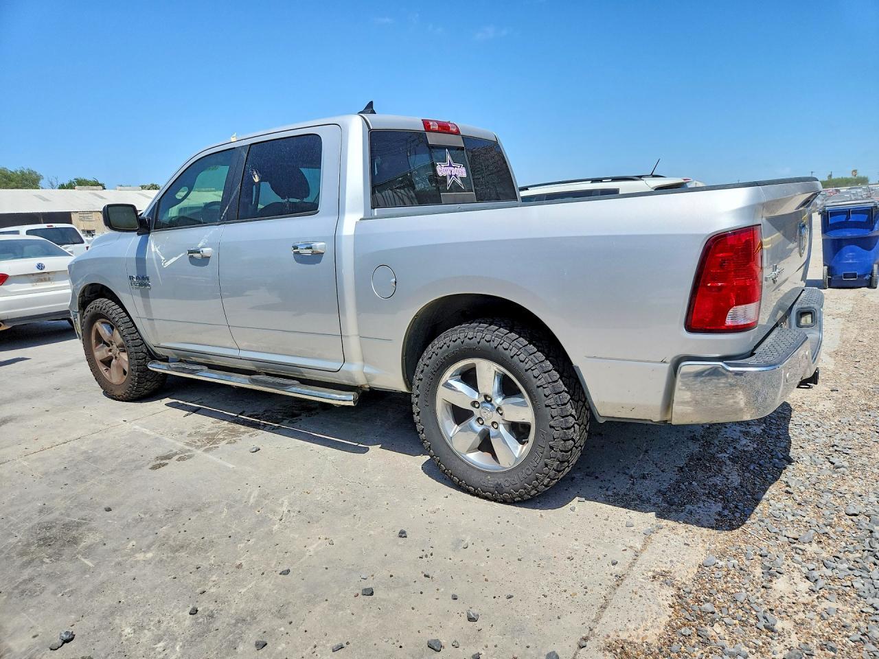 2017 RAM 1500 SLT — Фото 2 из 12