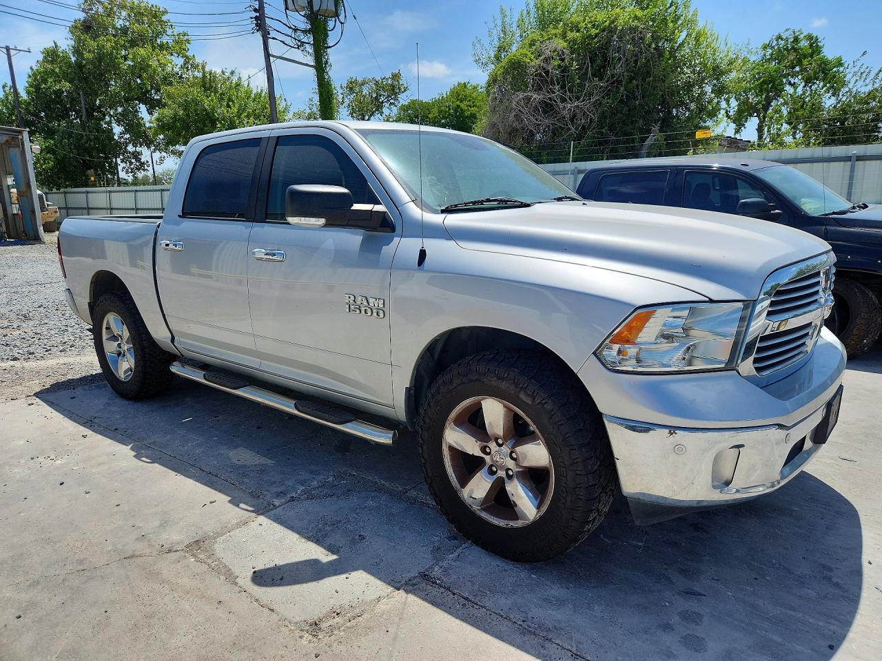 2017 RAM 1500 SLT — Фото 4 из 12