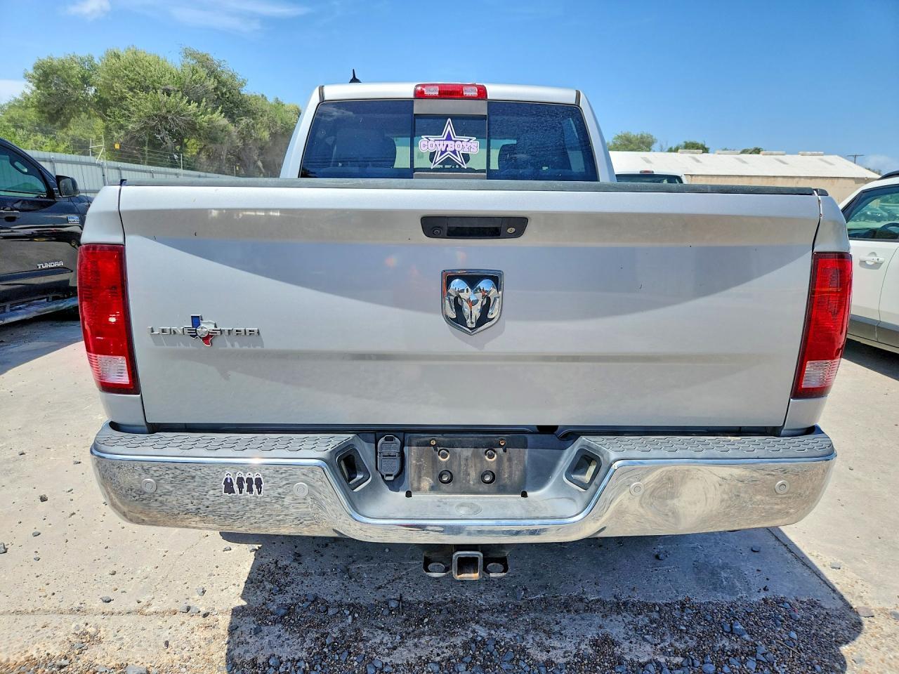2017 RAM 1500 SLT — Фото 6 из 12