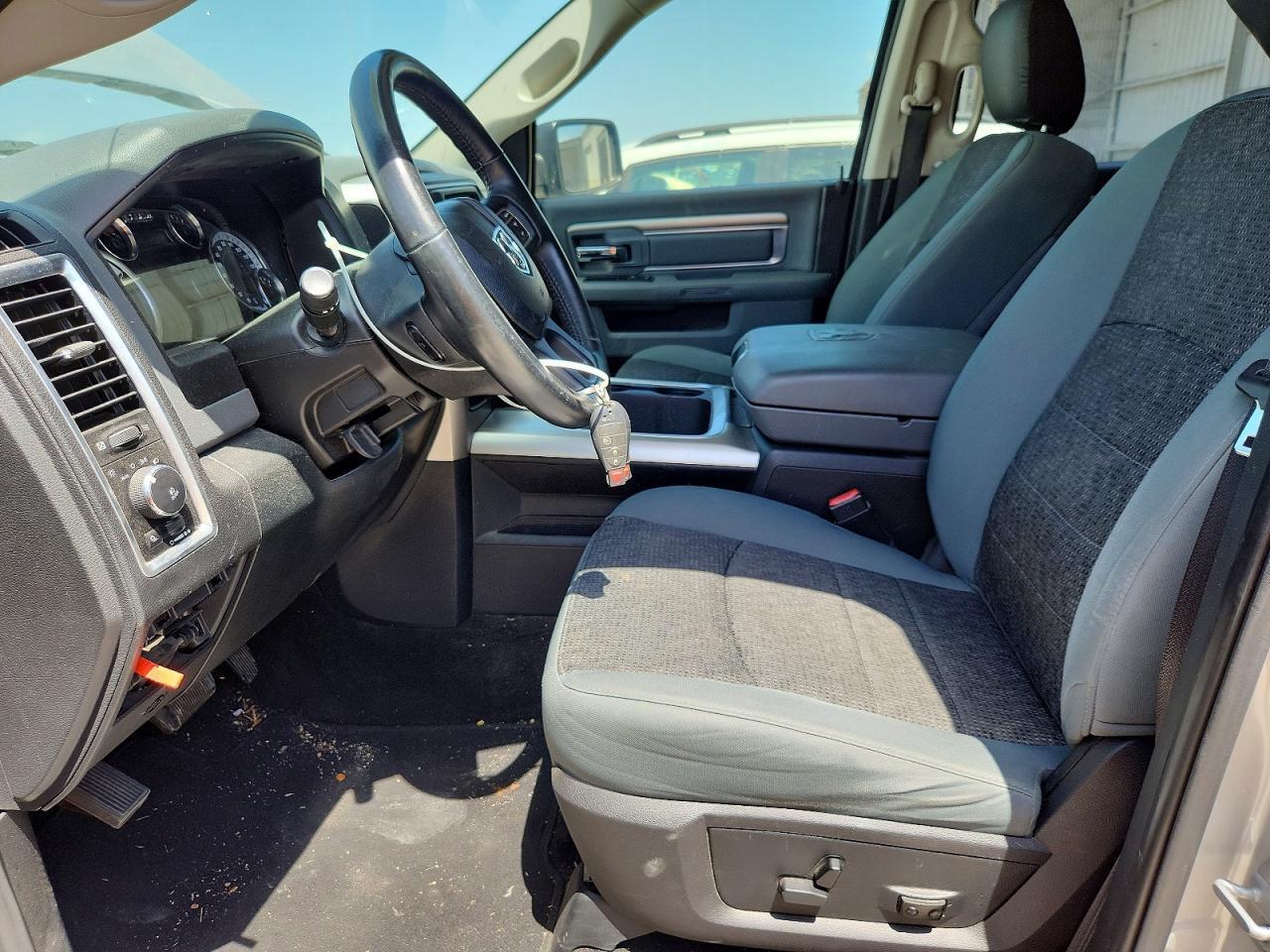 2017 RAM 1500 SLT — Фото 7 из 12
