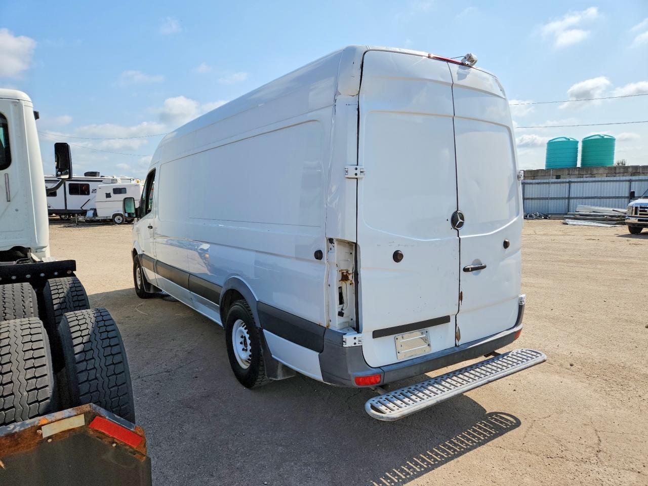 2014 MERCEDES-BENZ SPRINTER 2500 DELIVERY VAN — Фото 2 из 13