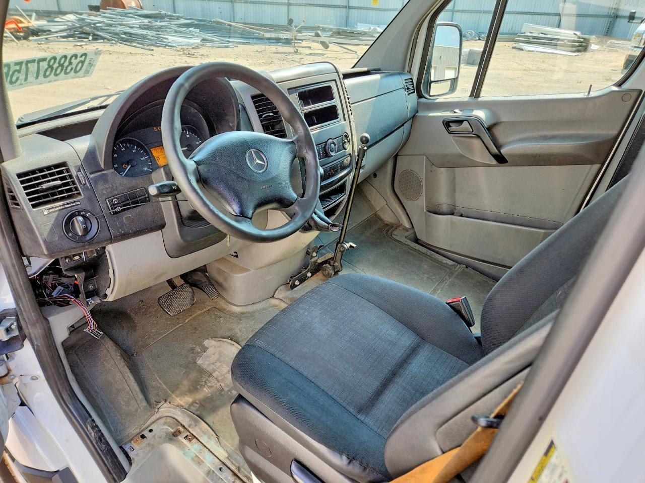2014 MERCEDES-BENZ SPRINTER 2500 DELIVERY VAN — Фото 8 из 13