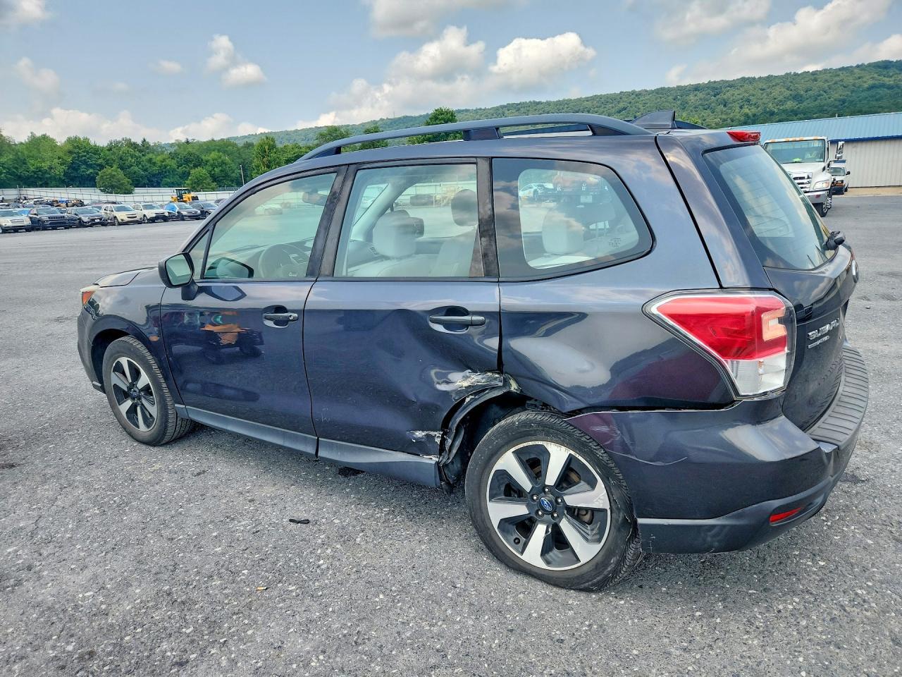 2017 SUBARU FORESTER 2.5I — Фото 2 из 12