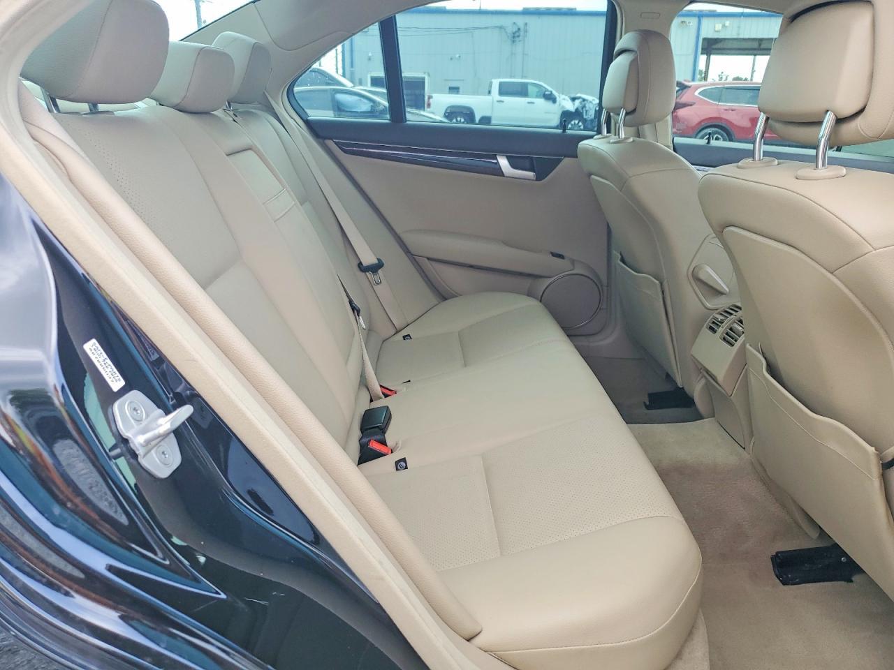 2014 MERCEDES-BENZ C 250 — Фото 10 из 13