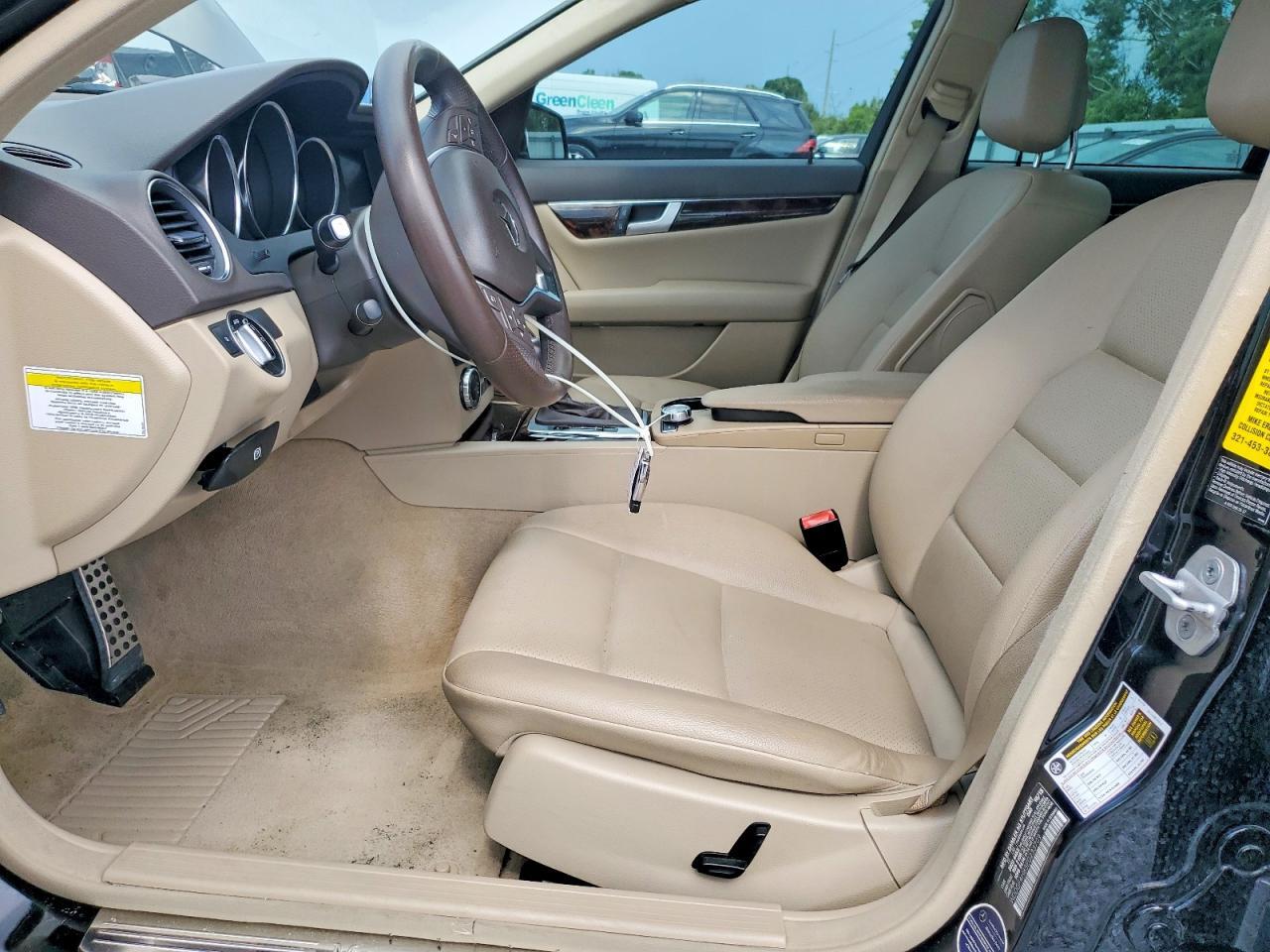 2014 MERCEDES-BENZ C 250 — Фото 7 из 13
