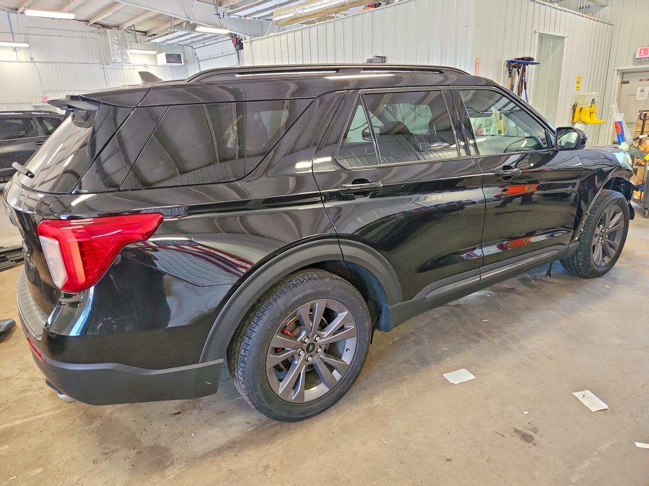 2022 FORD EXPLORER XLT — Фото 3 из 14