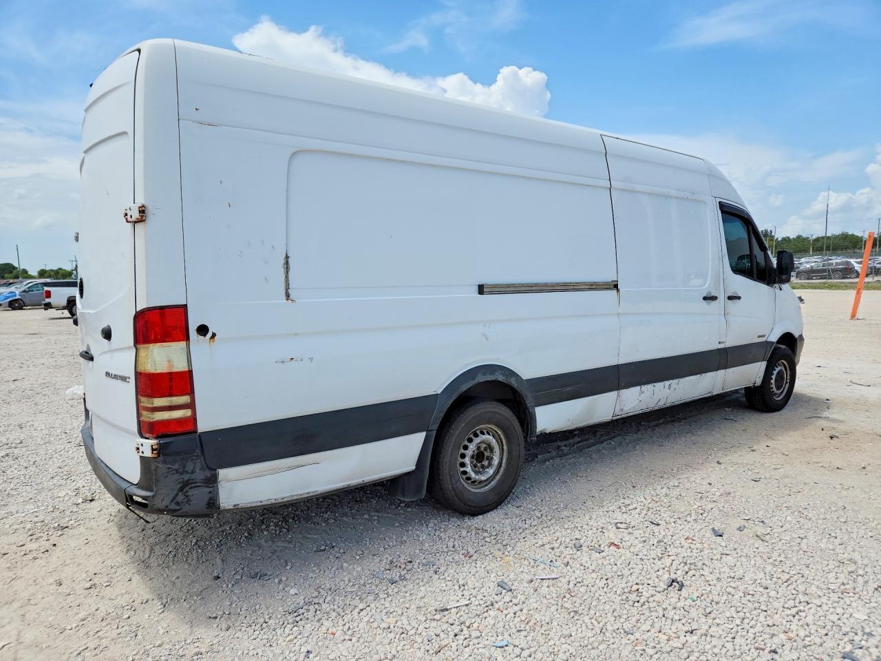 2014 MERCEDES-BENZ SPRINTER 2500 — Фото 3 из 12