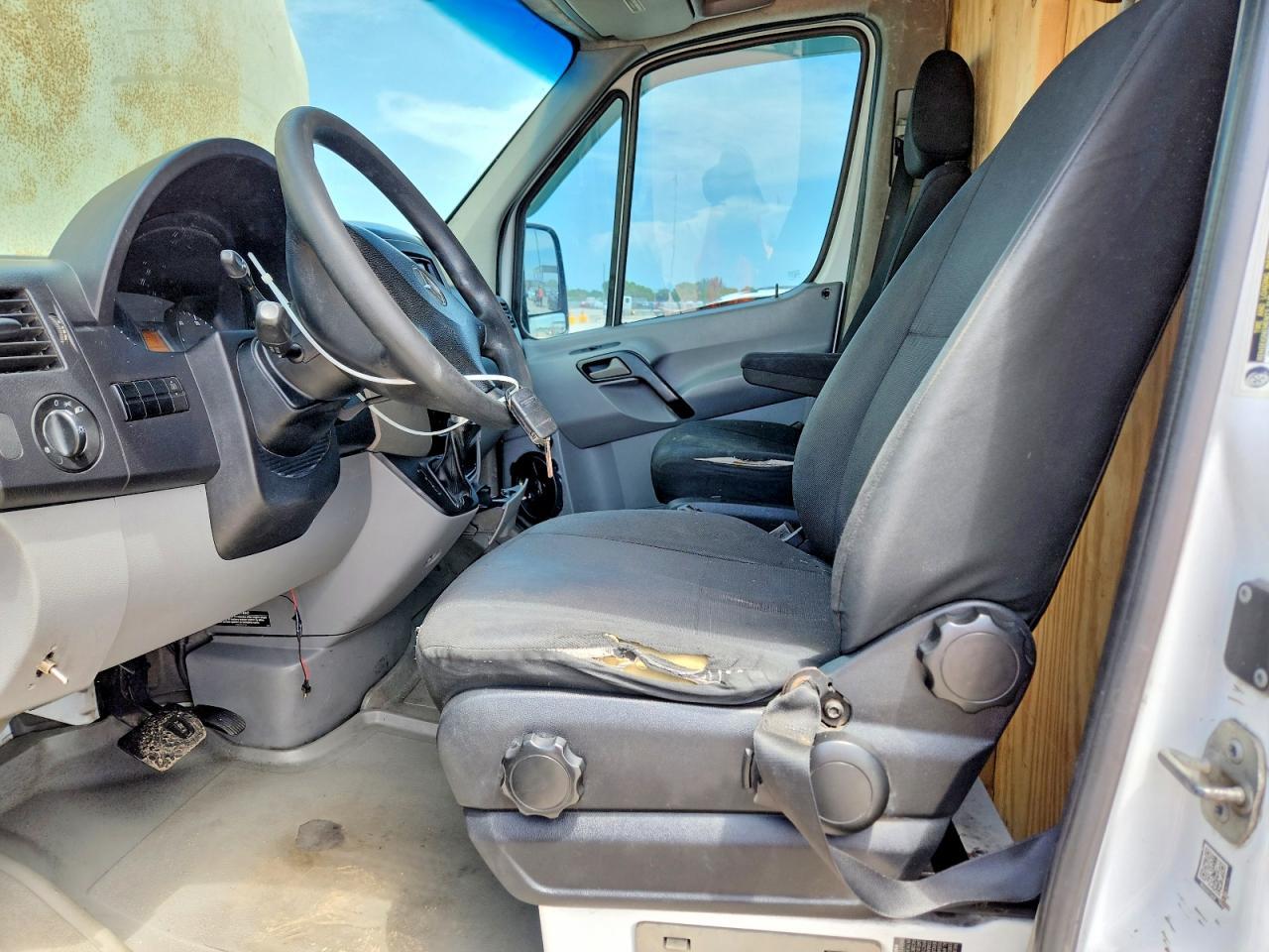 2014 MERCEDES-BENZ SPRINTER 2500 — Фото 7 из 12