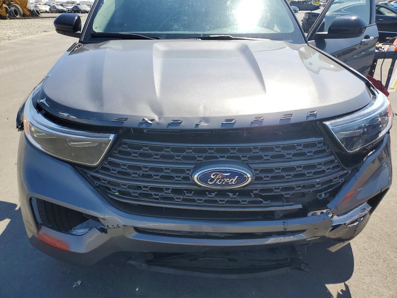 2022 FORD EXPLORER XLT — Фото 12 из 13