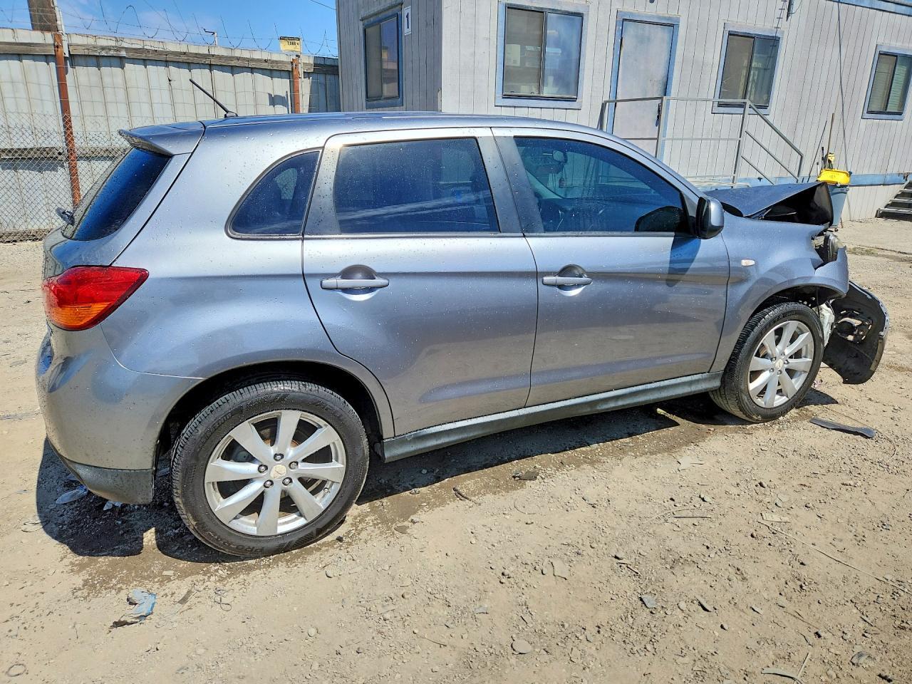 2014 MITSUBISHI OUTLANDER 4D 2WD — Фото 3 из 14