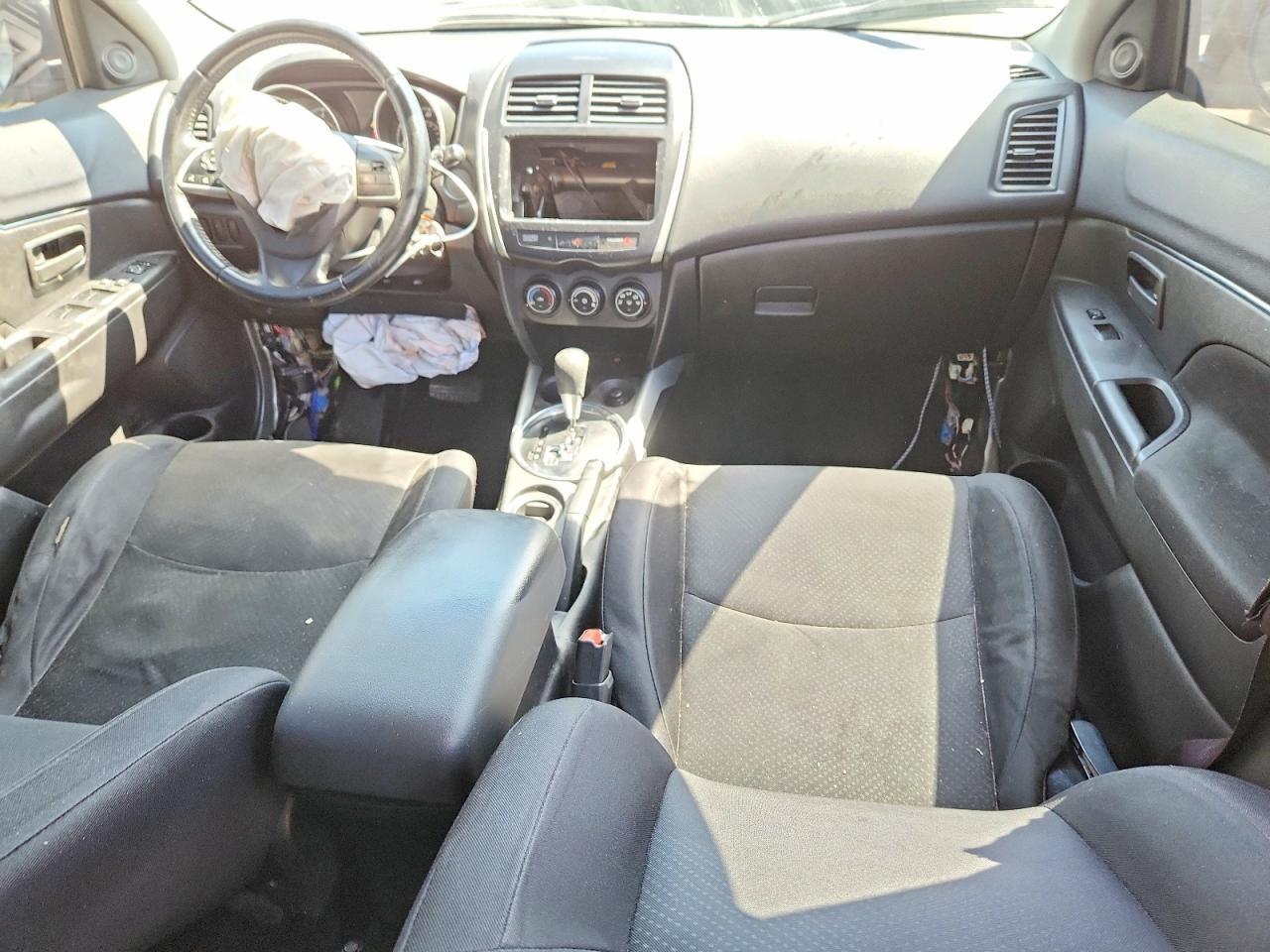 2014 MITSUBISHI OUTLANDER 4D 2WD — Фото 8 из 14