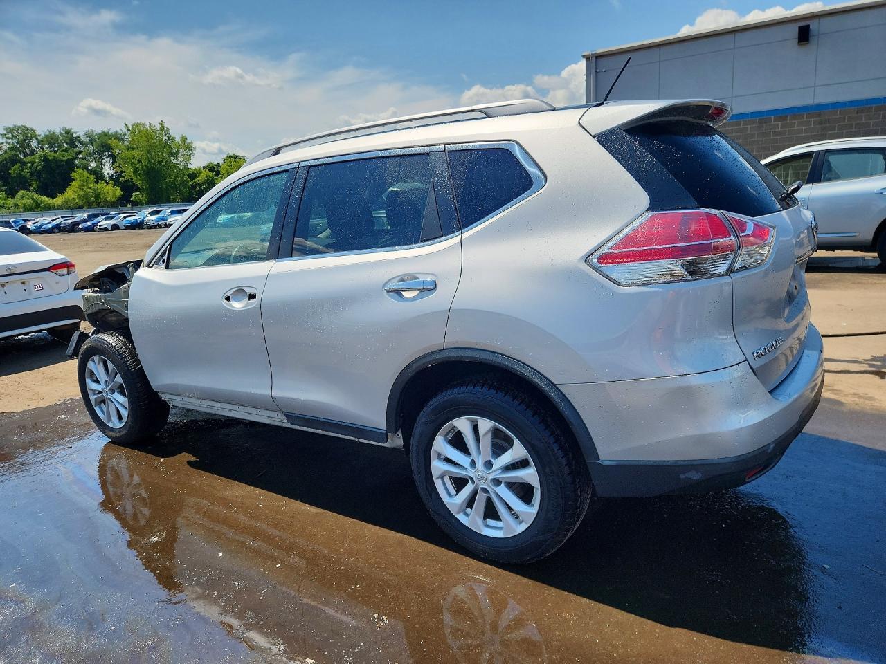 2014 NISSAN ROGUE SV — Фото 2 из 14