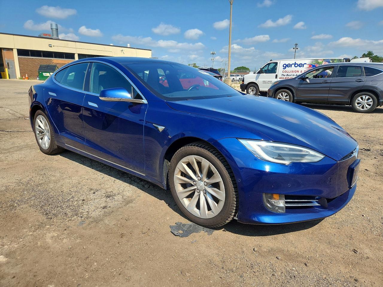 2017 TESLA MODEL S — Фото 4 из 12