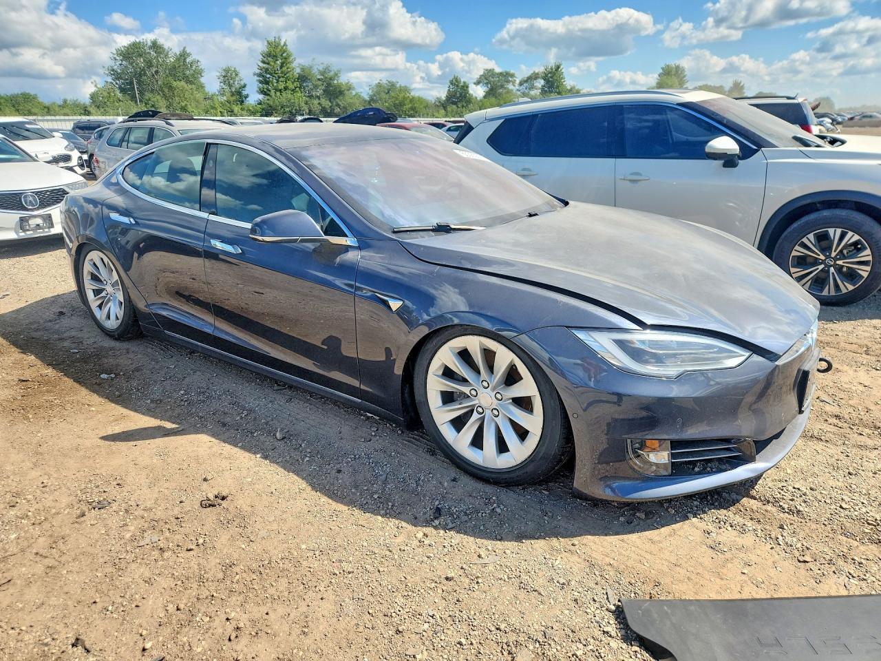 2017 TESLA MODEL S — Фото 4 из 12