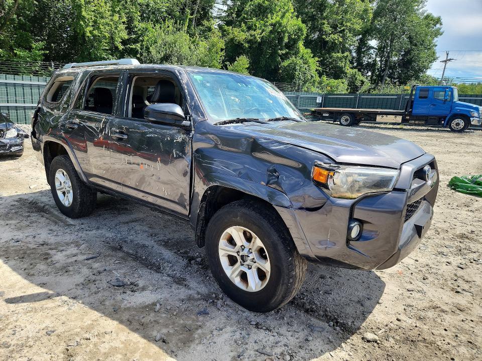 2017 TOYOTA 4RUNNER SR5 PREMIUM — Фото 4 из 12