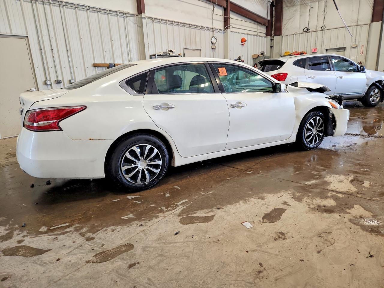 2014 NISSAN ALTIMA 2.5 S — Фото 3 из 12