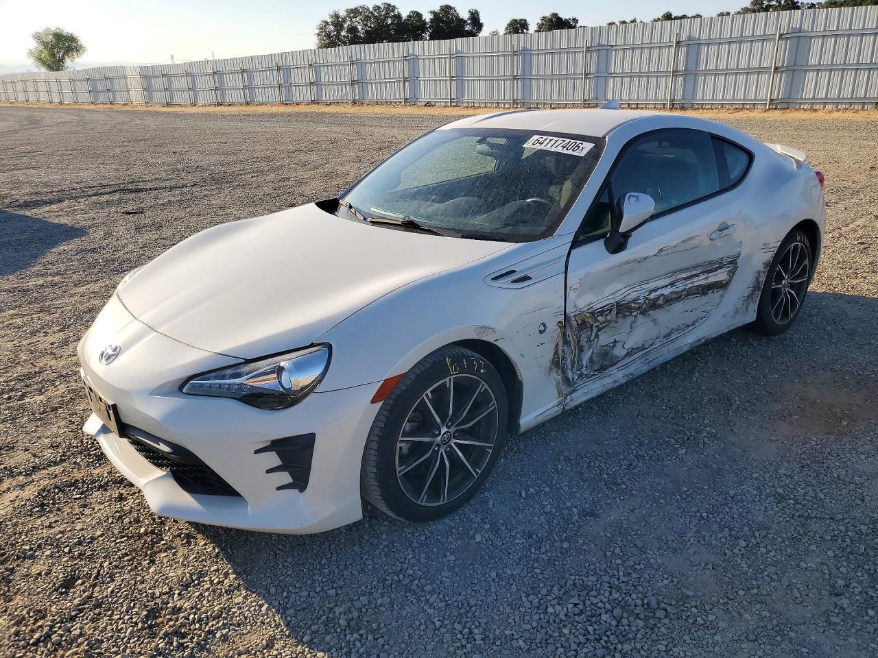 2017 TOYOTA 86 JF1ZNAA15H8709337