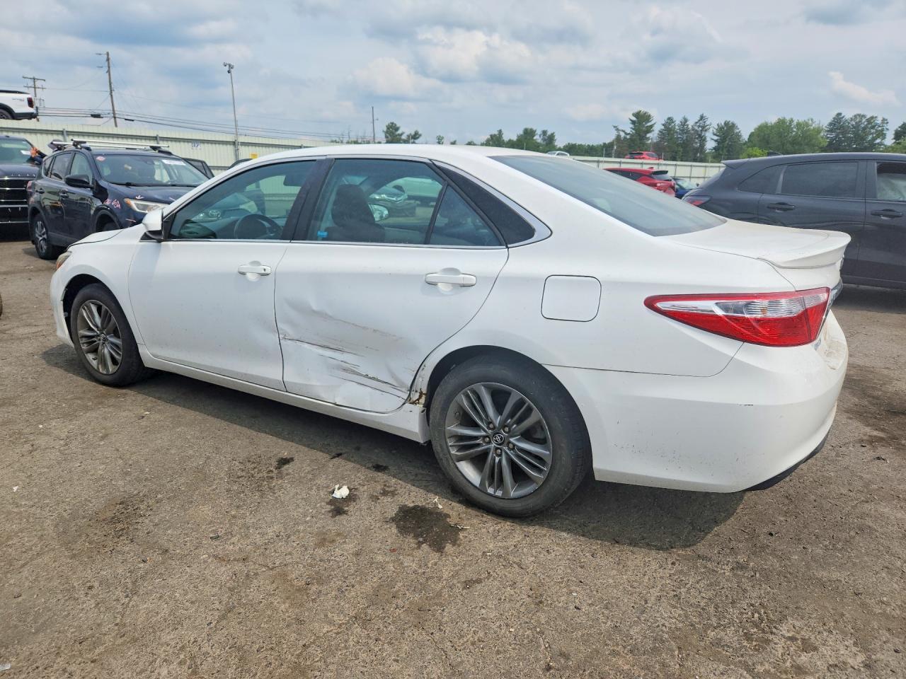 2017 TOYOTA CAMRY SE — Фото 2 из 12