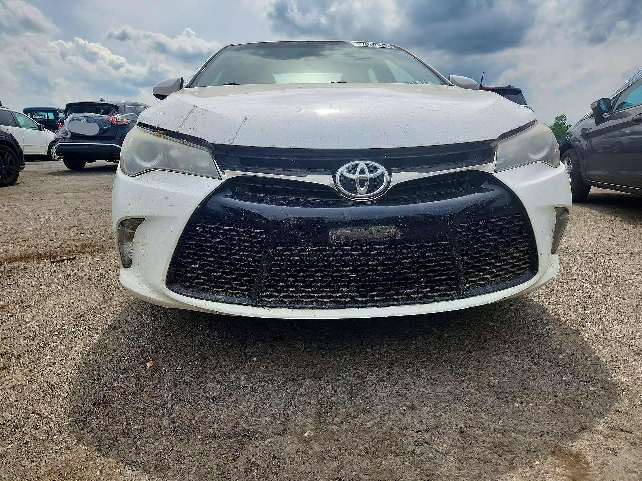 2017 TOYOTA CAMRY SE — Фото 5 из 12