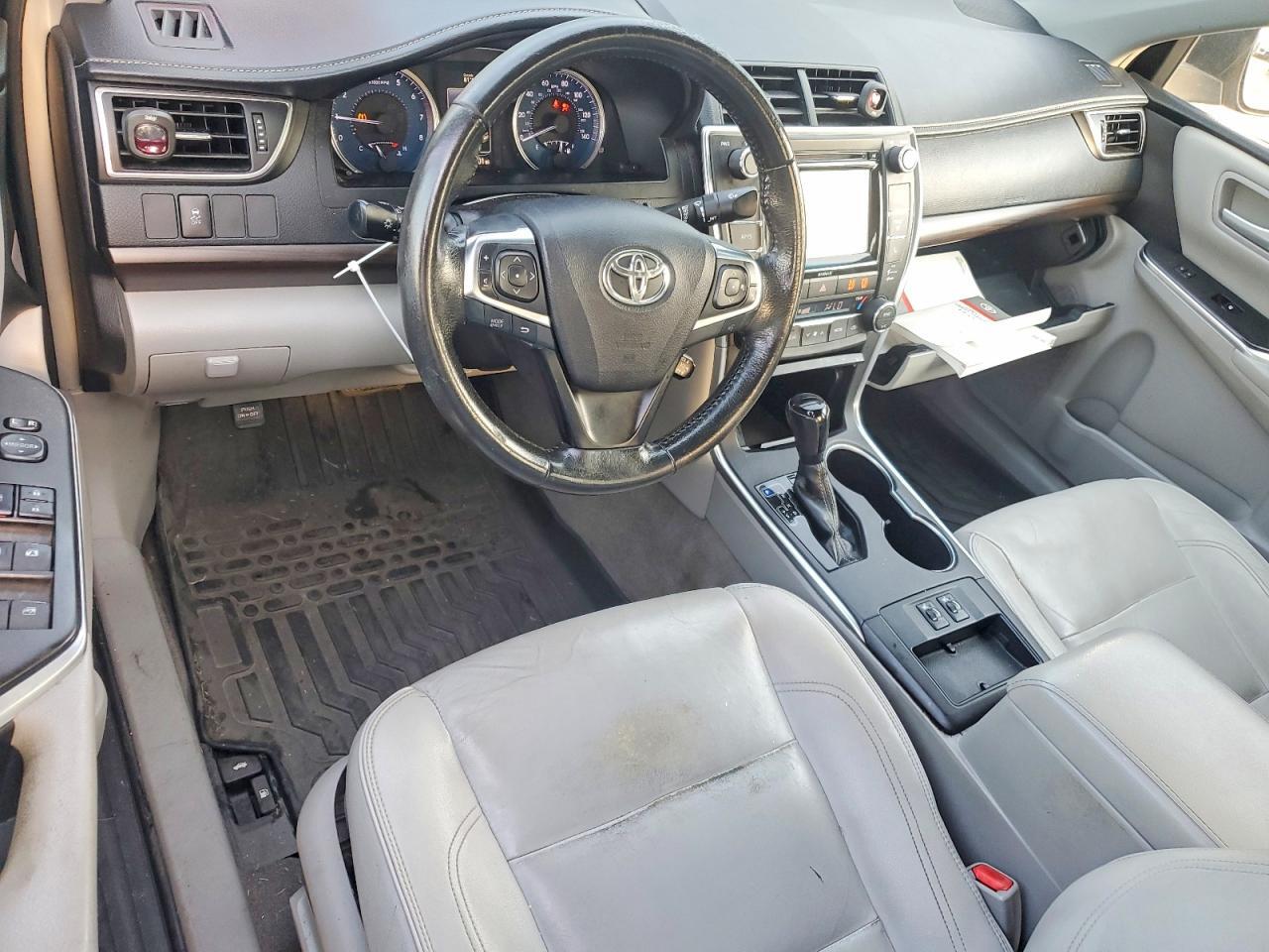 4T1BF1FK6HU315942 2017 TOYOTA CAMRY photo no. 8