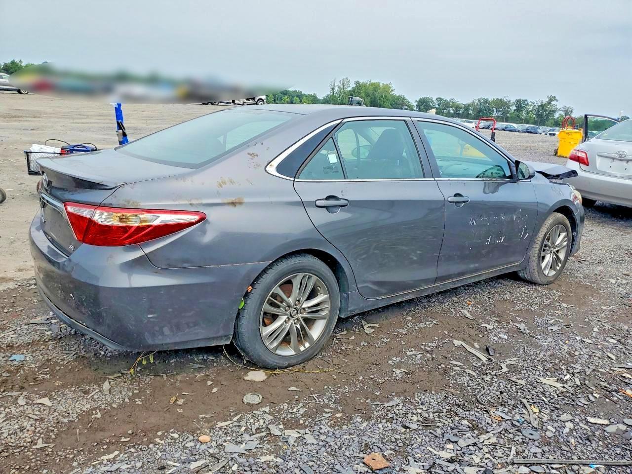 2017 TOYOTA CAMRY SE — Фото 3 из 12