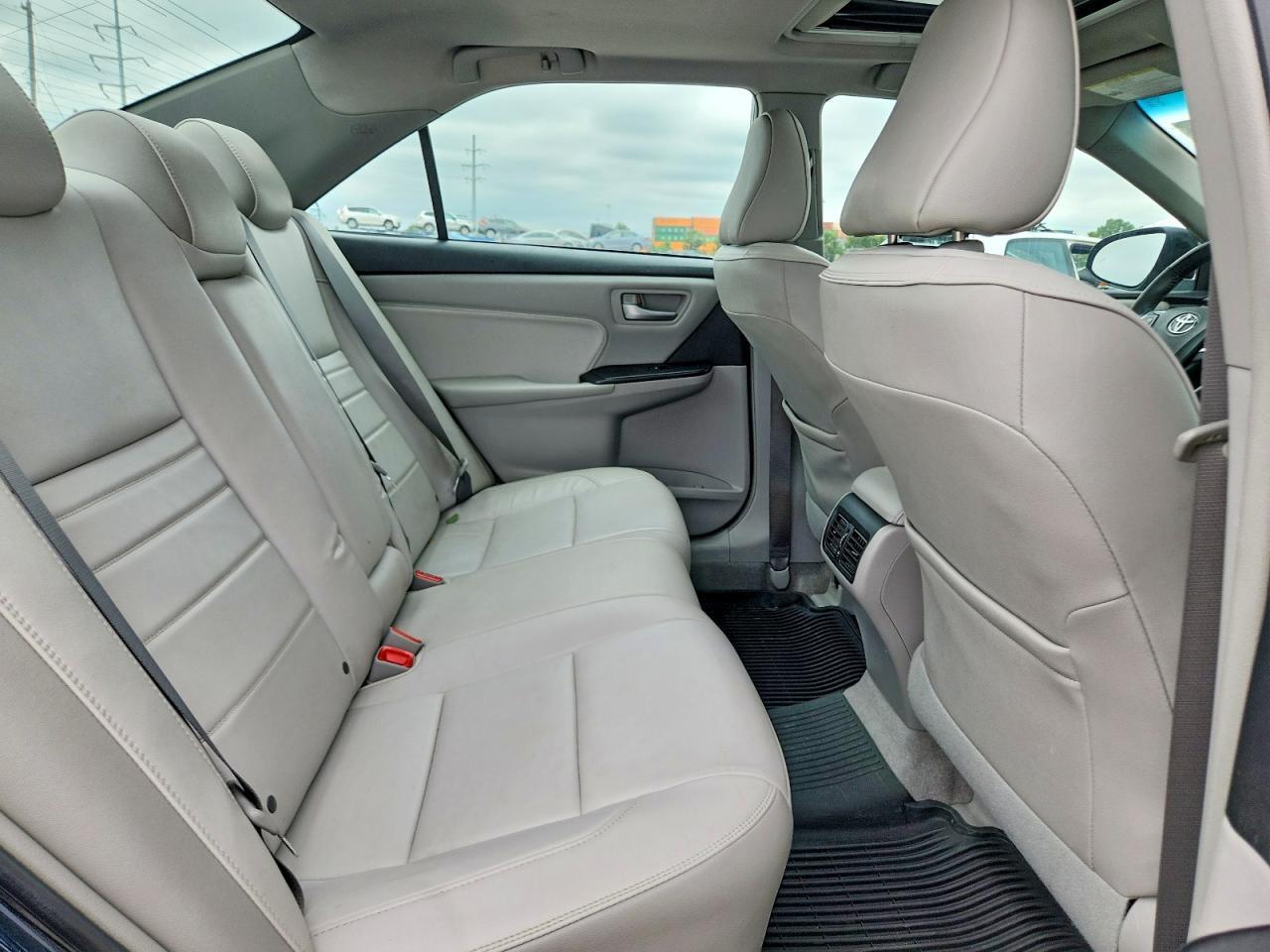 2017 TOYOTA CAMRY XLE — Фото 10 из 12