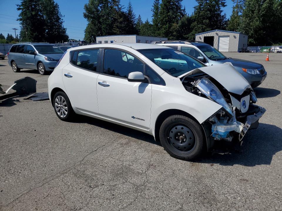 2014 NISSAN LEAF S — Фото 4 из 14