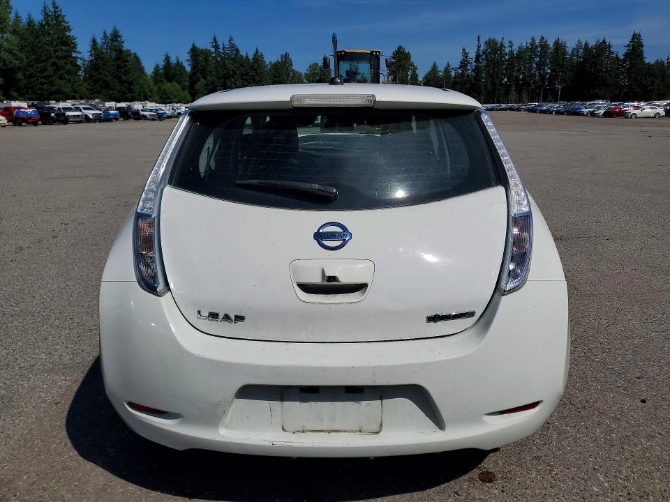 2014 NISSAN LEAF S — Фото 6 из 14