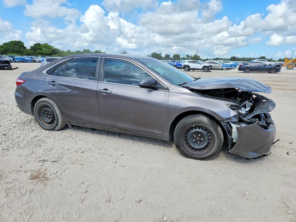 4T1BF1FK5HU281900 2017 TOYOTA CAMRY photo no. 4