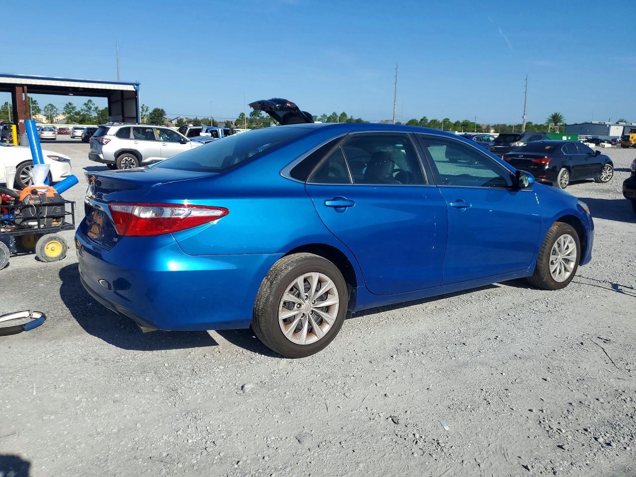 2017 TOYOTA CAMRY SE — Фото 3 из 12