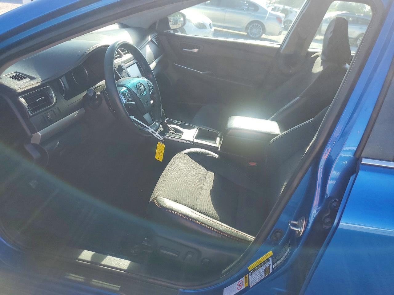 2017 TOYOTA CAMRY SE — Фото 7 из 12
