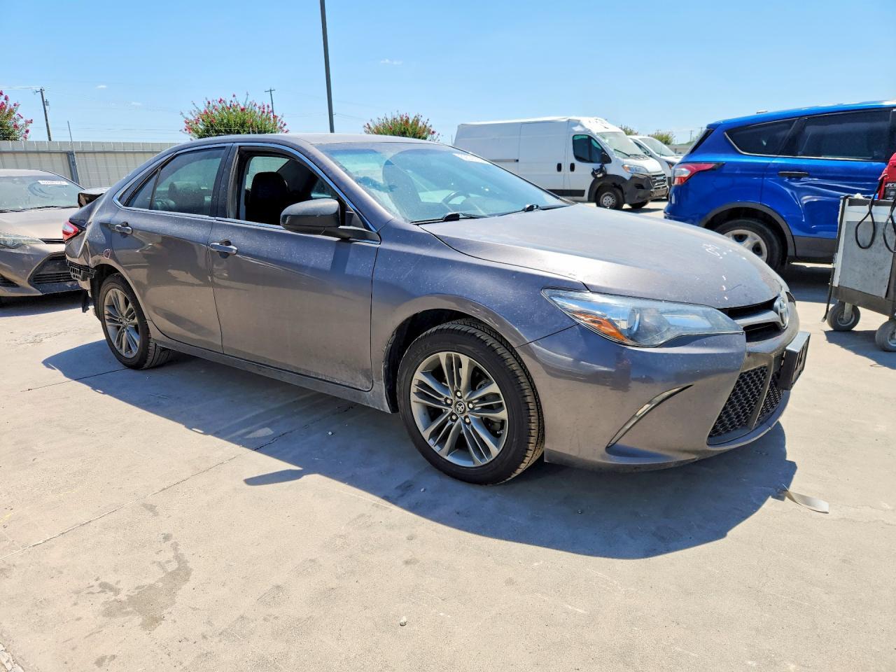 2017 TOYOTA CAMRY SE — Фото 4 из 13