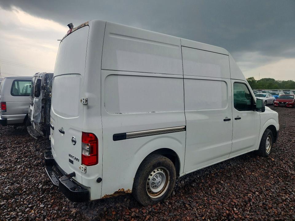 2014 NISSAN NV 2500 — Фото 3 из 12