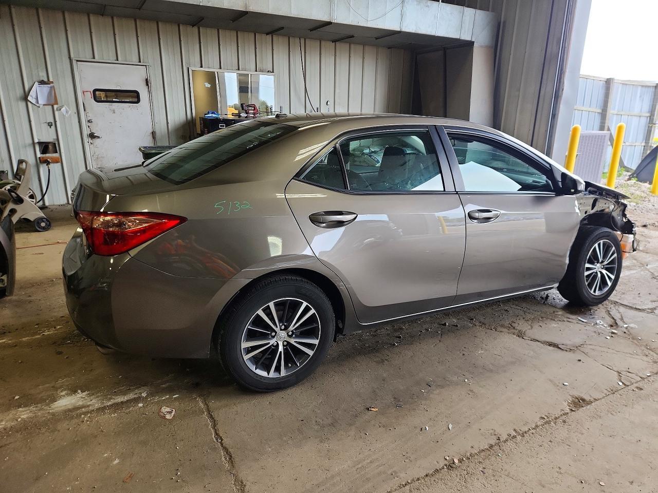 2017 TOYOTA COROLLA LE — Фото 3 из 13